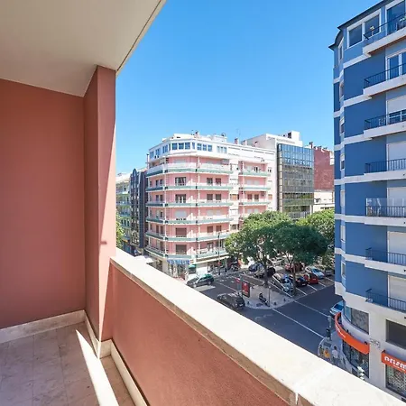 בית הארחה Campo Pequeno Prestige 3*