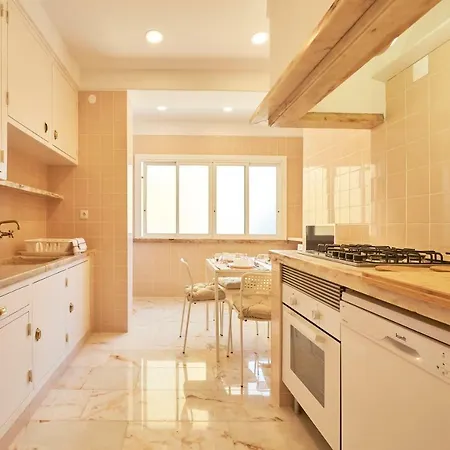 Campo Pequeno Prestige בית הארחה